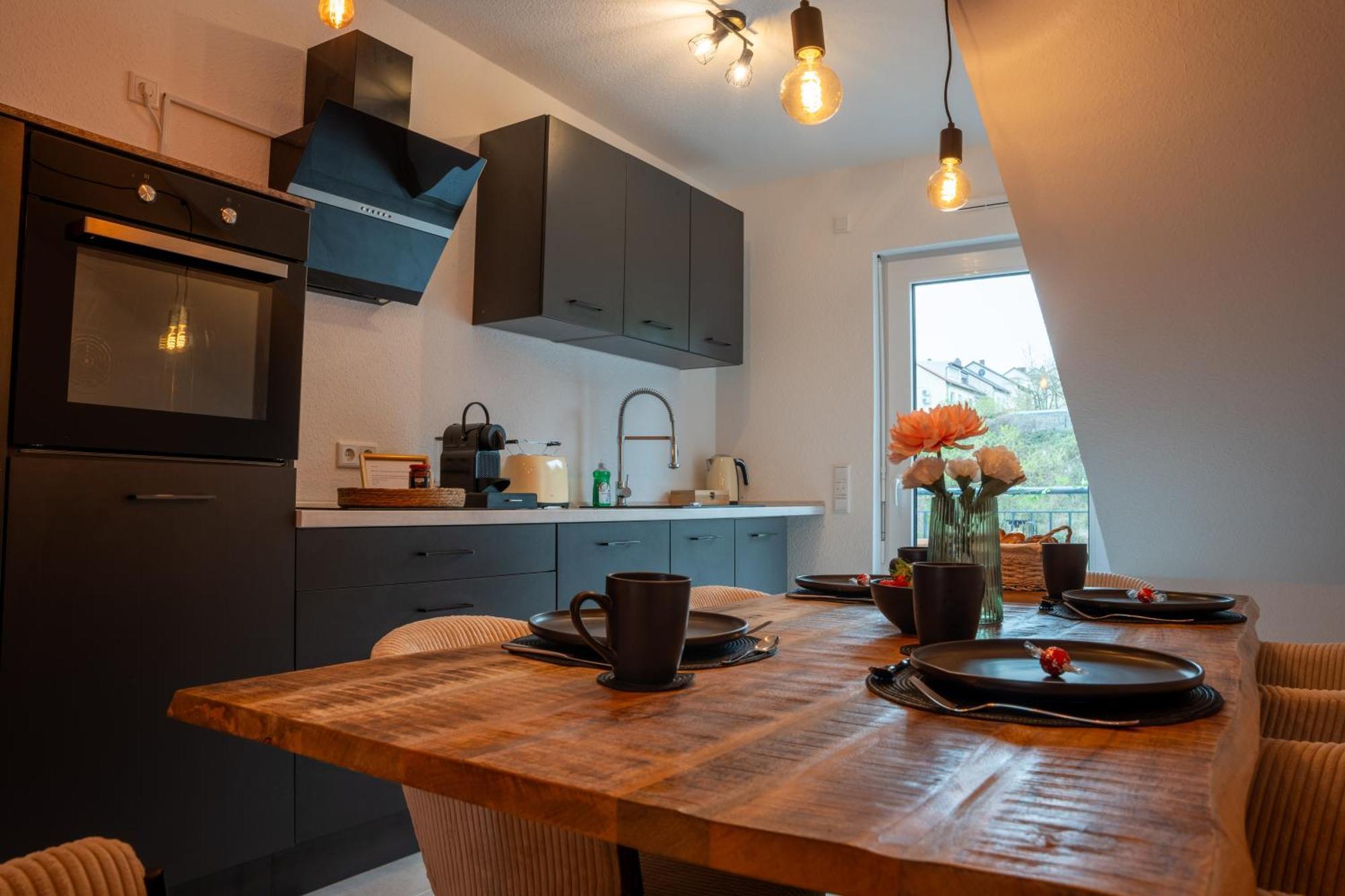 Schlossberg Residences - Design City-Apartment Im Herzen Der Weinstrasse Neustadt an der Weinstraße Εξωτερικό φωτογραφία